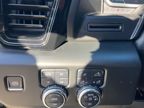 Used 2023 GMC Sierra 1500 AT4 w/ AT4 Premium Package image 15