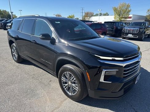 New 2026 Chevrolet Traverse LT w/ LPO, Floor Liner Package image 8