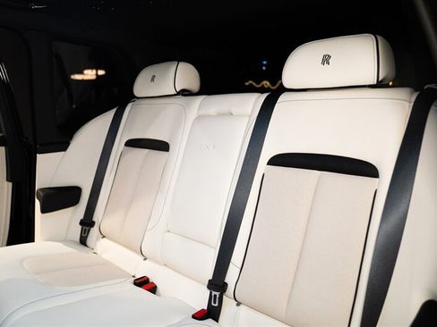 Used 2023 Rolls-Royce Cullinan Black Badge w/ Dark Exterior Package AWD/4WD image 15
