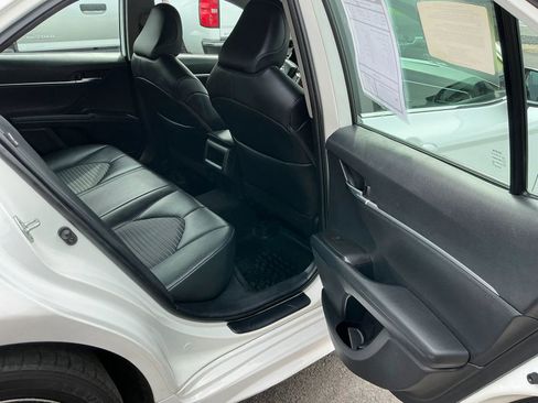 Used 2023 Toyota Camry SE image 8