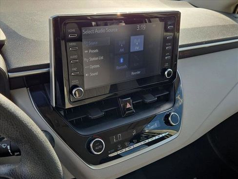 Used 2020 Toyota Corolla LE image 14