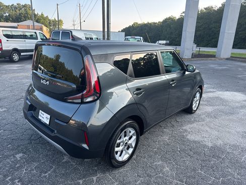 Used 2025 Kia Soul LX w/ LX Technology Package FWD image 5