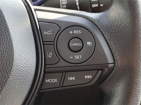 Used 2025 Toyota RAV4 XLE image 25