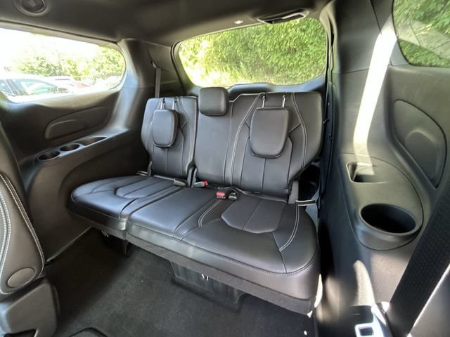 New 2026 Chrysler Pacifica Select AWD/4WD image 14