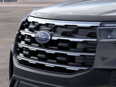 New 2026 Ford Explorer Active RWD image 17
