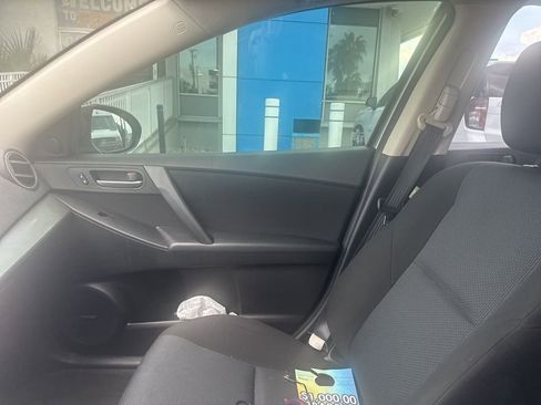 Used 2010 MAZDA MAZDA3 i Touring image 19