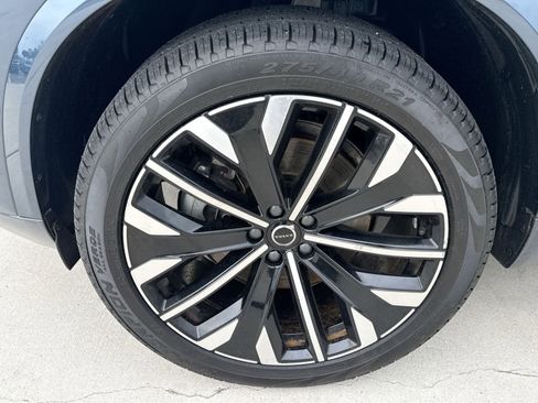Certified 2025 Volvo XC90 B5 Plus AWD/4WD image 12