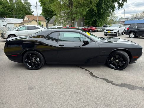 Used 2018 Dodge Challenger R/T Plus RWD image 9
