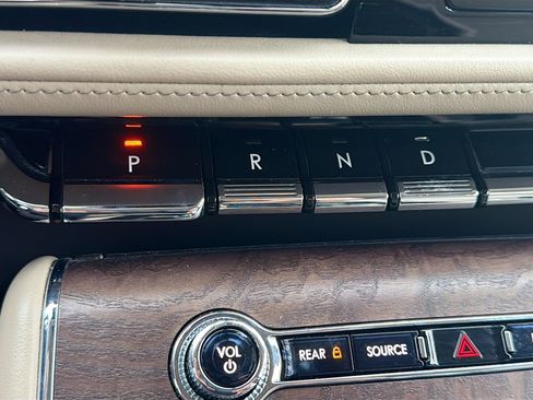 Certified 2021 Lincoln Aviator Reserve w/ Equipment Group 201A AWD/4WD image 17