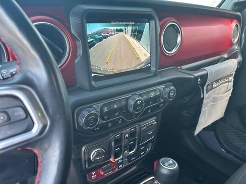 Used 2021 Jeep Wrangler Unlimited Rubicon AWD/4WD image 11