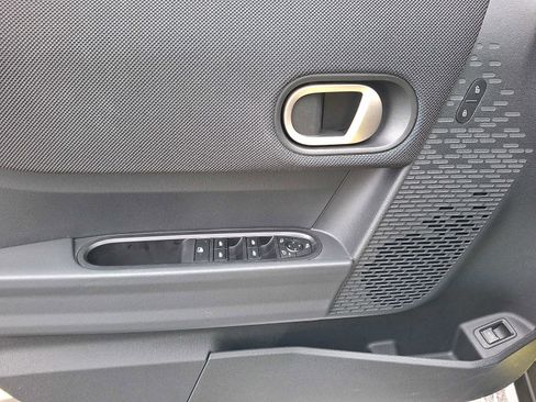 Certified 2025 MINI Cooper S image 9