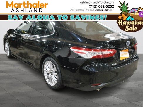Used 2018 Toyota Camry XLE image 4