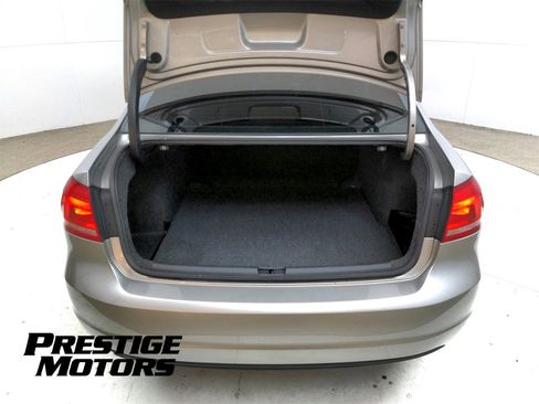 Used 2012 Volkswagen Passat TDI SE image 41