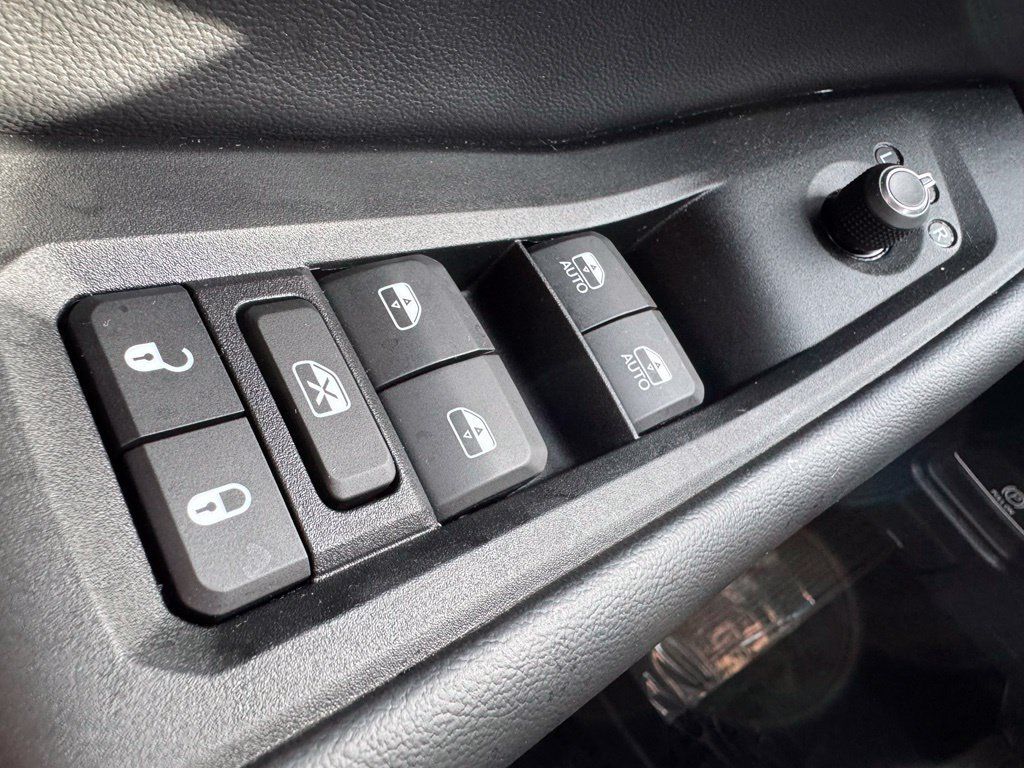 Used 2024 Jeep Grand Cherokee Altitude AWD/4WD image 28