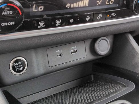 Used 2023 Nissan Rogue SV FWD image 30