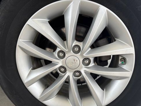 Used 2017 Kia Sorento L FWD image 5