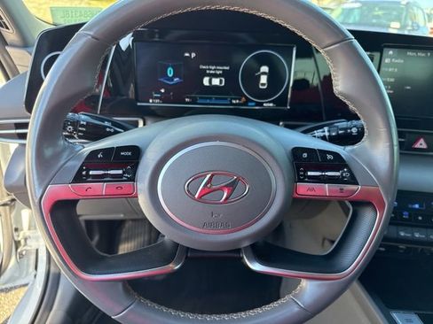 Used 2022 Hyundai Elantra SEL w/ Convenience Package image 14