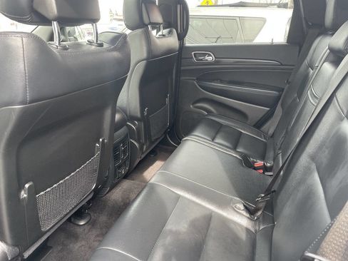 Used 2019 Jeep Grand Cherokee Laredo image 7