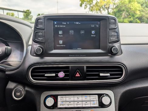 Used 2021 Hyundai Kona Limited FWD image 26