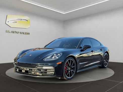 Used 2020 Porsche Panamera GTS image 3