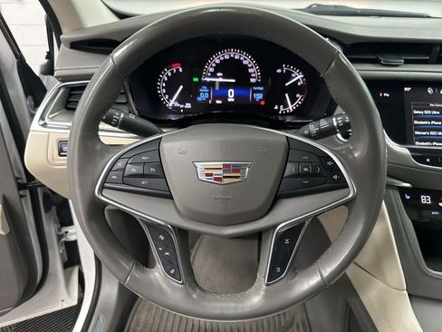 Used 2017 Cadillac XT5 Luxury w/ Driver Awareness Package image 14