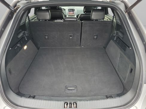 Used 2019 Lincoln Nautilus Premier AWD/4WD image 7