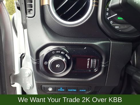 Used 2024 Jeep Wrangler Unlimited Sahara w/ Technology Group image 31