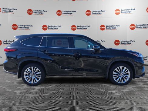 Used 2023 Toyota Highlander Platinum AWD/4WD image 8
