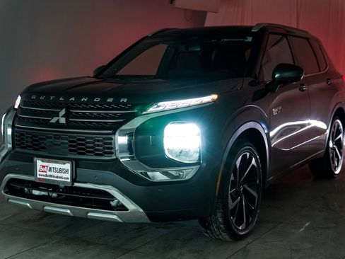 New 2025 Mitsubishi Outlander SEL image 29