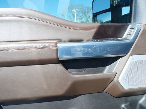 Used 2025 Ford F450 King Ranch w/ FX4 Off-Road Package image 10