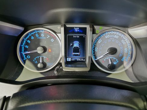 Used 2021 Toyota Tacoma SR5 image 19