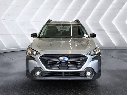 Used 2025 Subaru Outback Premium image 2