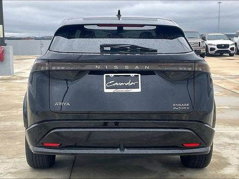 Used 2023 Nissan Ariya AWD image 4