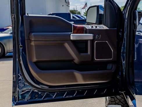 Used 2019 Ford F150 King Ranch w/ Equipment Group 601A Luxury AWD/4WD image 37