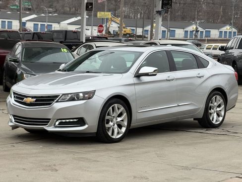 Used 2017 Chevrolet Impala Premier w/ Enhanced Convenience Package image 3