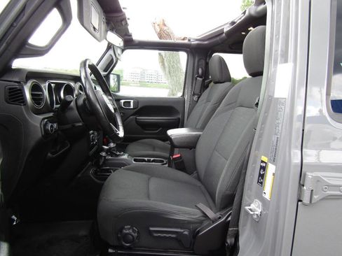 Used 2021 Jeep Wrangler Unlimited Sport AWD/4WD image 12