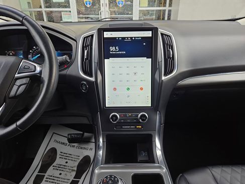 Used 2024 Ford Edge Titanium image 22