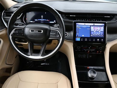 Used 2022 Jeep Grand Cherokee L Limited image 7