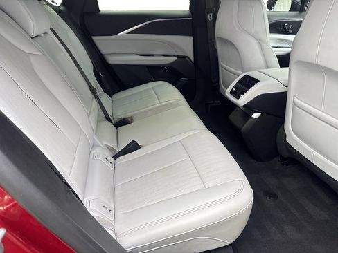 Used 2024 Cadillac Lyriq Luxury RWD image 39