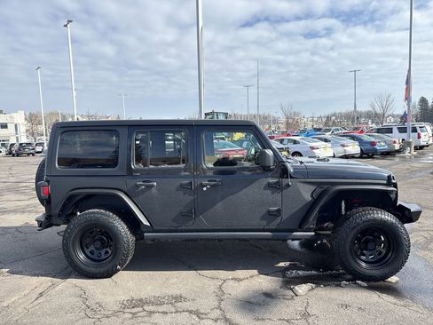 Used 2018 Jeep Wrangler Unlimited Sport S image 5