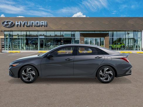 New 2026 Hyundai Elantra SEL Sport Premium image 3