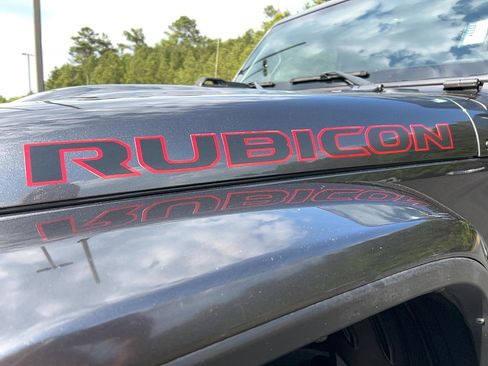 Used 2023 Jeep Gladiator Rubicon w/ LED Lighting Group AWD/4WD image 10