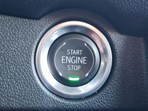 Used 2024 Chevrolet Traverse LS image 19