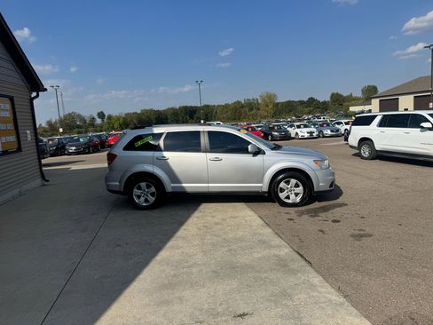 Used 2012 Dodge Journey SXT image 4