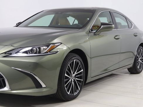 Used 2024 Lexus ES 350 w/ Premium Package image 56