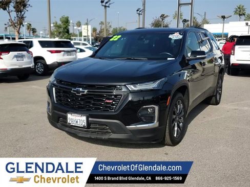 Used 2022 Chevrolet Traverse RS image 2
