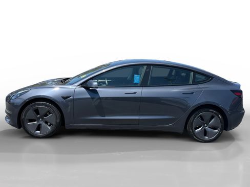 Used 2023 Tesla Model 3 Standard Range RWD image 2