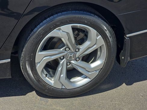 Used 2018 Honda Accord EX image 10