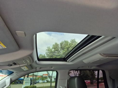 Used 2018 Chevrolet Tahoe LT image 19