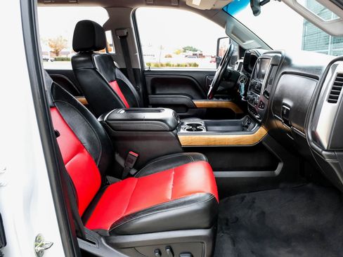 Used 2019 Chevrolet Silverado 3500 LTZ w/ Duramax Plus Package image 29